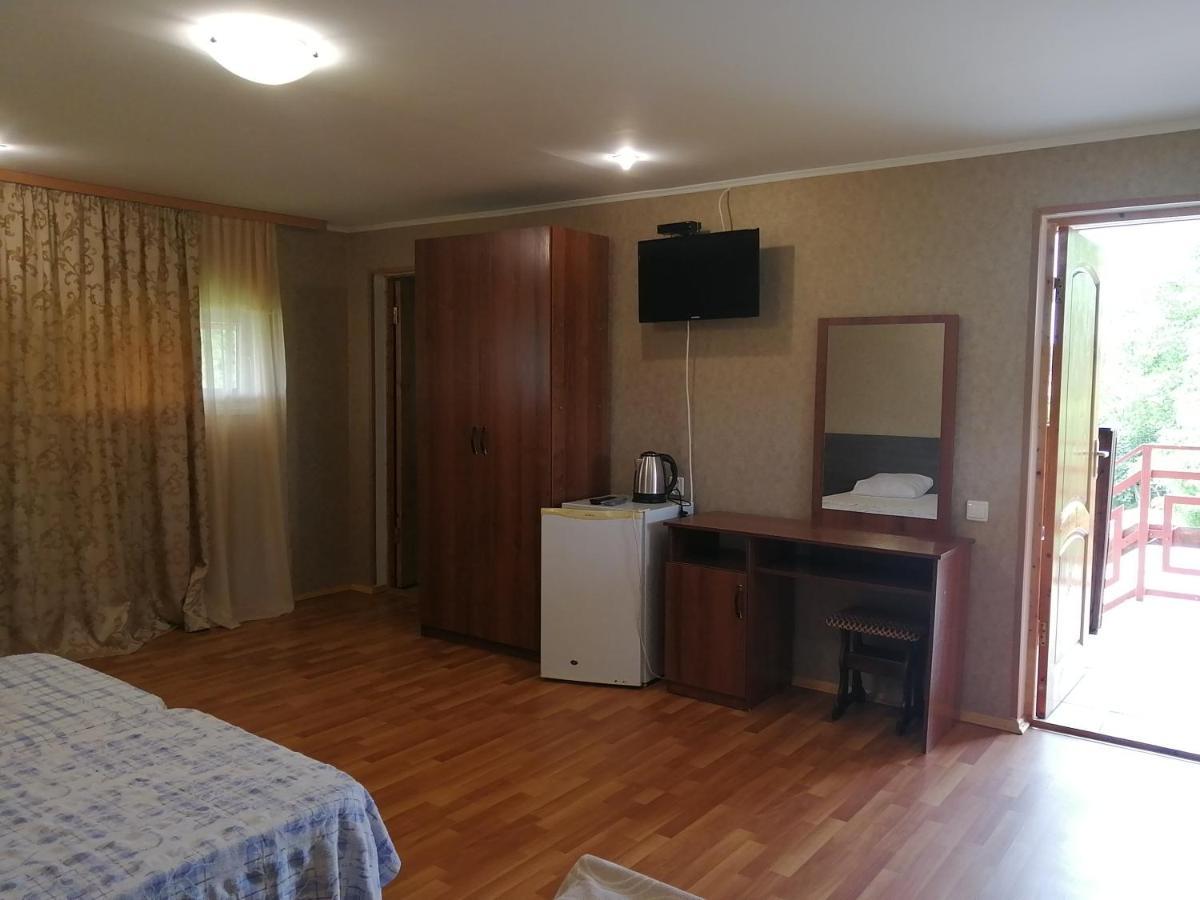 Мини-Отель На Агрба 22А Picunda Exteriér fotografie